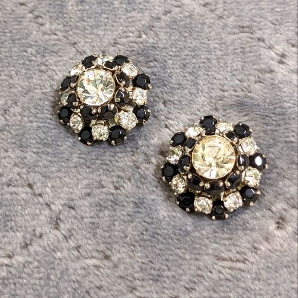 Vintage 60's Black & Clear Rhinestone Button Clip Earrings - Picture 3 of 11
